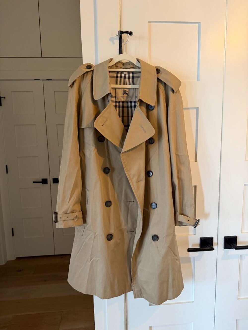 Authentic Burberry London Classic Trench Coat – Made in England – Men's US 38–40